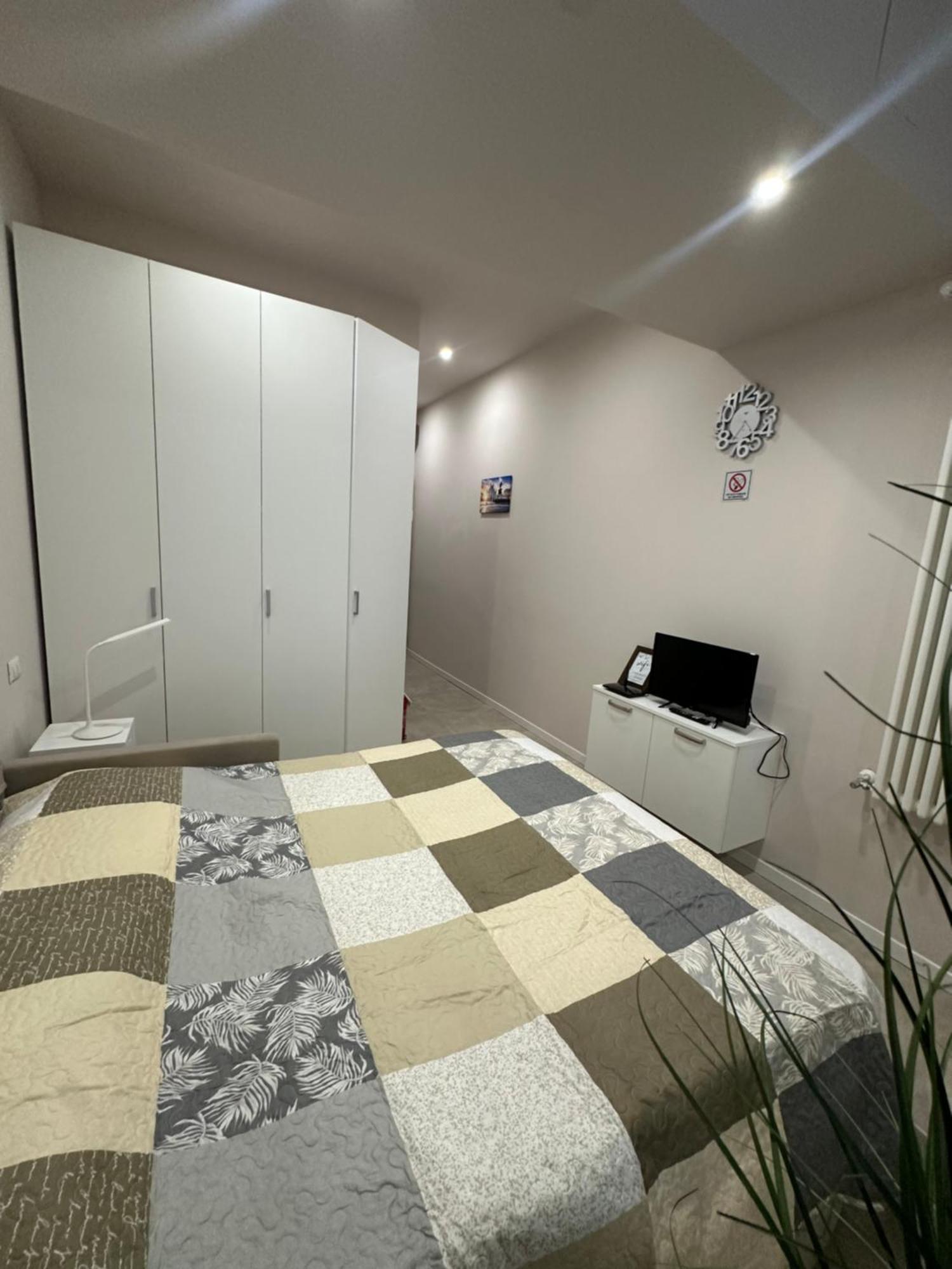 Monolocale Piazza Gambara M1 Leilighet Milano Eksteriør bilde